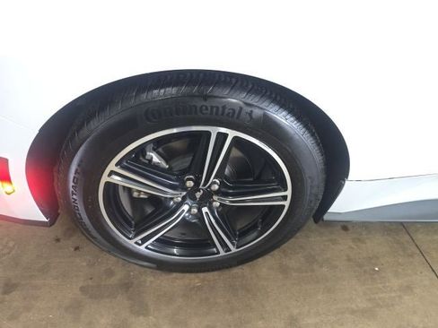 Used 2025 Ford Mustang Premium image 7