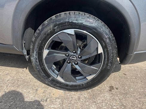 Used 2025 Nissan Rogue SV AWD/4WD image 31