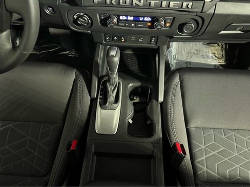 Used 2025 Nissan Frontier SV w/ SV Convenience Package AWD/4WD image 13