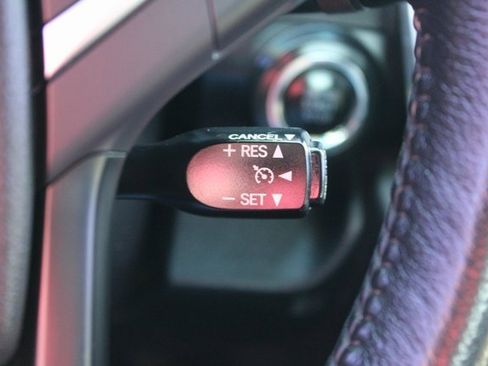 Used 2016 Toyota Camry XLE image 32