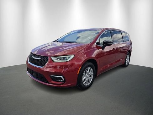 New 2026 Chrysler Pacifica Select image 2
