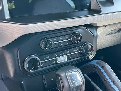 Used 2022 Ford Bronco Wildtrak AWD/4WD image 18