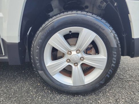 Used 2017 Jeep Patriot Latitude image 13