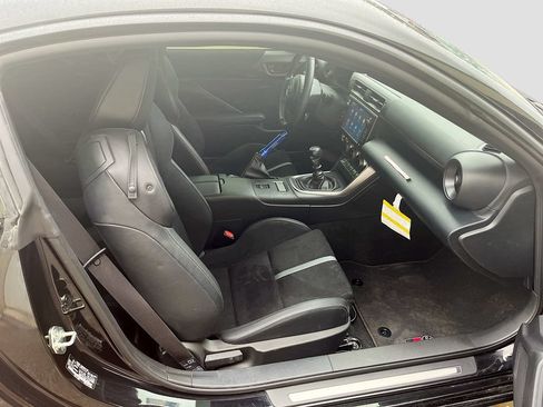 Used 2023 Toyota GR86 Premium RWD image 27