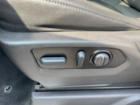 Used 2022 Chevrolet Silverado 1500 LTZ w/ Z71 Off-Road Package image 15