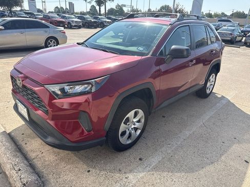 Used 2021 Toyota RAV4 LE FWD image 1