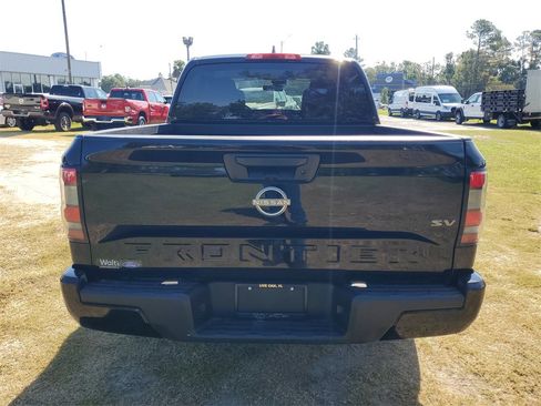 Used 2023 Nissan Frontier SV image 9