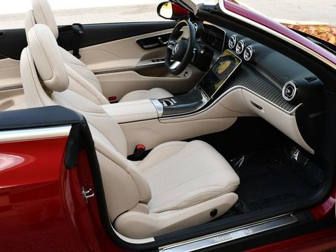 Used 2024 Mercedes-Benz CLE 300 4MATIC Cabriolet image 63