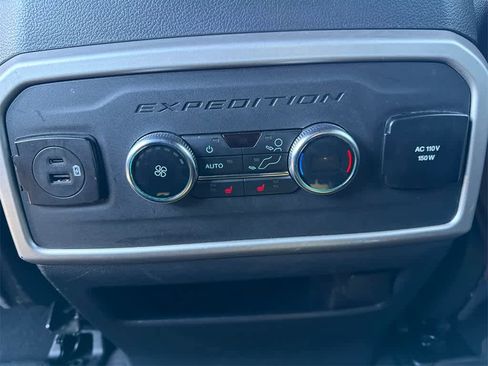 Used 2023 Ford Expedition Limited image 20