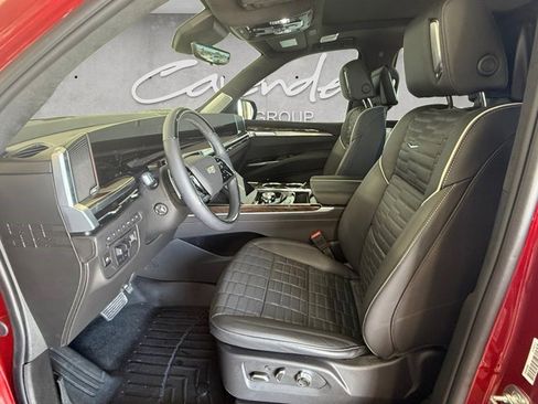 Certified 2025 Cadillac Escalade Sport Platinum w/ LPO, ONYX Package image 17