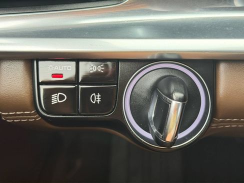 Used 2018 Porsche Panamera 4S AWD/4WD image 25