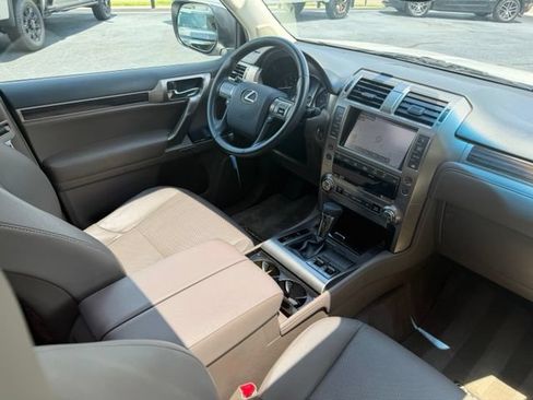 Used 2016 Lexus GX 460 w/ Navigation Package AWD/4WD image 29