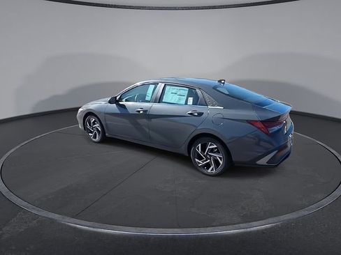New 2026 Hyundai Elantra Limited FWD image 7