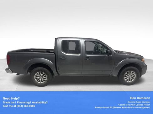 Used 2017 Nissan Frontier SV w/ SV Value Truck Package AWD/4WD image 4