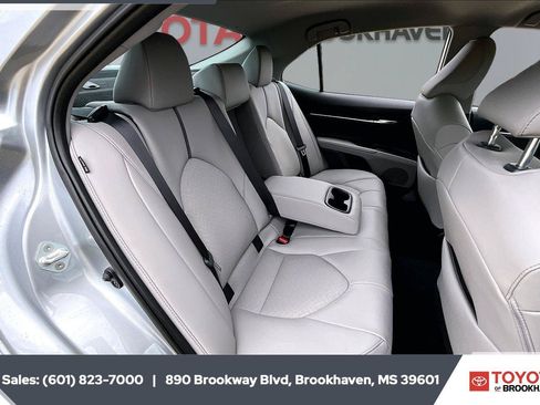 Used 2024 Toyota Camry XLE w/ Cold Weather Package FWD image 20