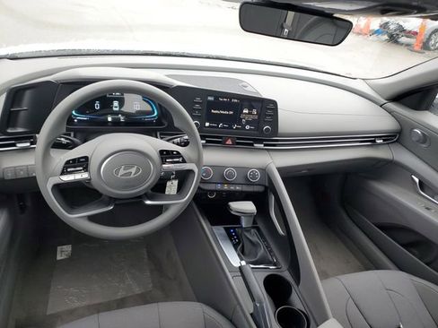 New 2026 Hyundai Elantra SE image 8