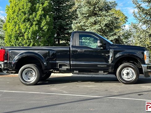 Used 2023 Ford F350 XLT image 3