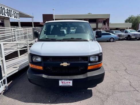 Used 2015 Chevrolet Express 2500 image 2