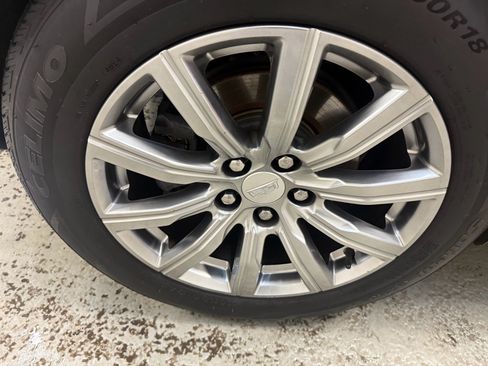 Used 2019 Cadillac XT4 Premium Luxury AWD/4WD image 37
