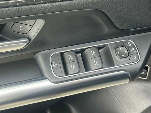 Certified 2025 Mercedes-Benz GLA 250 image 12