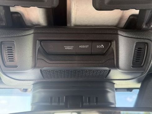 Used 2025 Jeep Wrangler Unlimited Rubicon AWD/4WD image 33