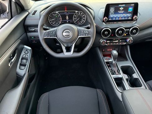 New 2025 Nissan Sentra SR image 8