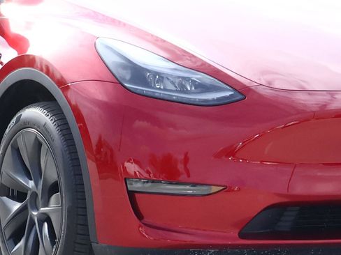 Used 2024 Tesla Model Y Long Range image 7