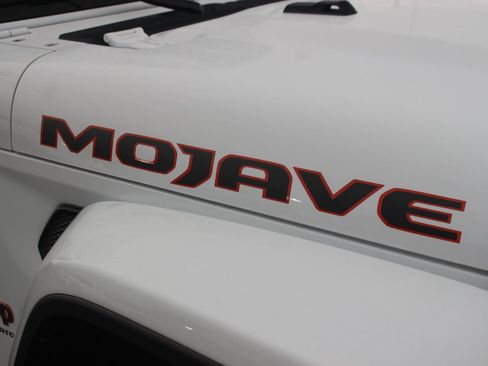 Used 2024 Jeep Gladiator Mojave image 10