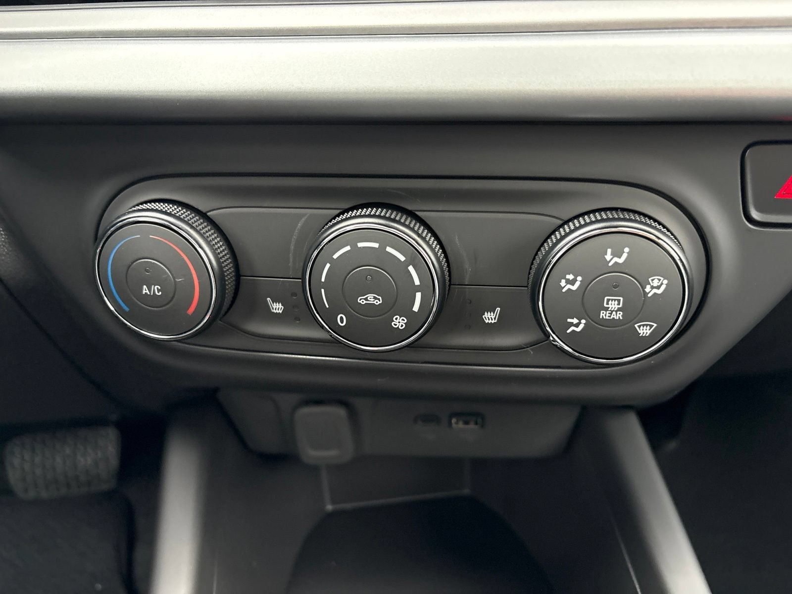 New 2026 Chevrolet Trax RS w/ Sunroof Package FWD image 22