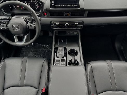 New 2025 Honda Pilot Touring image 15
