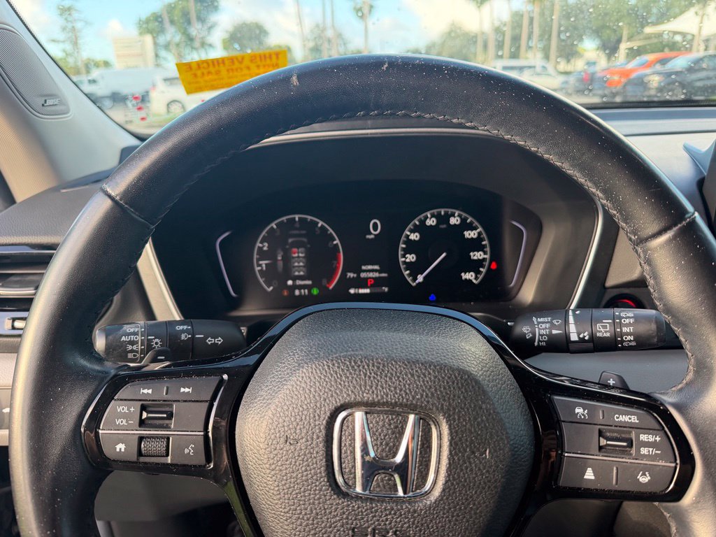 Used 2025 Honda Pilot Touring image 13