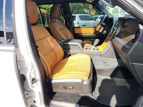 Used 2012 Lincoln Navigator 2WD image 24