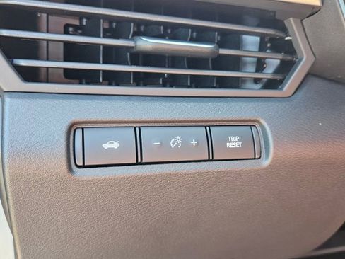 New 2025 Nissan Altima 2.5 SV image 25