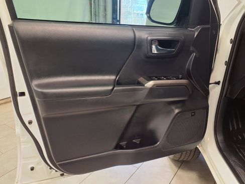 Used 2023 Toyota Tacoma Limited image 28