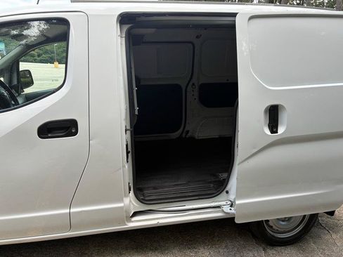 Used 2020 Nissan NV200 S FWD image 21