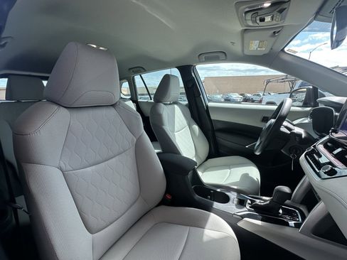Used 2023 Toyota Corolla Cross L image 34