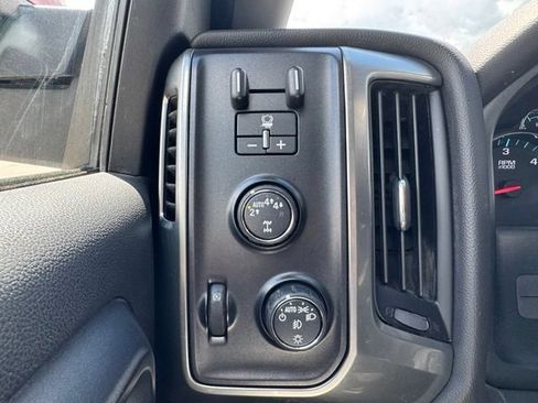 Used 2018 Chevrolet Silverado 1500 LT w/ All Star Edition AWD/4WD image 26