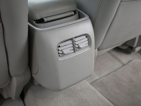 Used 2011 Buick Lucerne CXL w/ Driver Confidence Package image 17