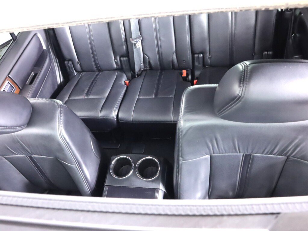Used 2016 Lincoln Navigator Select RWD image 27