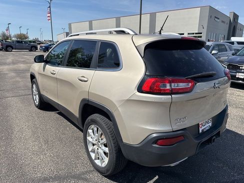 Used 2015 Jeep Cherokee Limited w/ Luxury Group AWD/4WD image 18