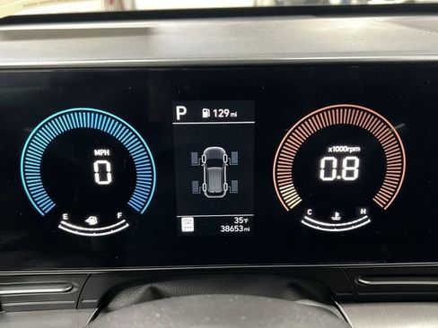 Used 2025 Hyundai Kona SEL image 11