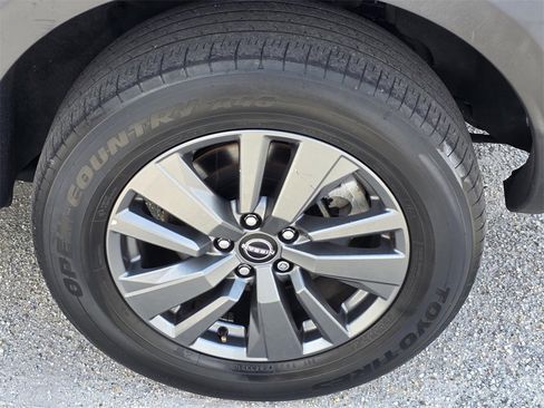 Used 2022 Nissan Pathfinder SV image 33