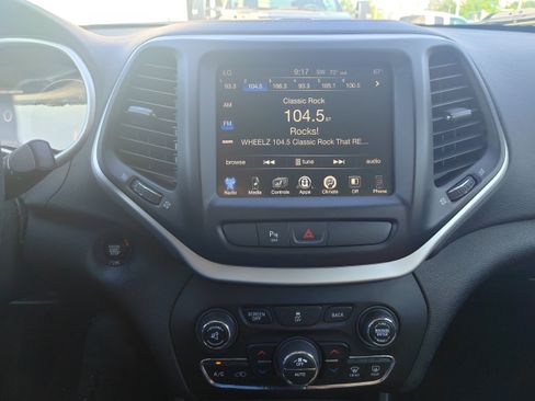 Used 2018 Jeep Cherokee Limited image 14