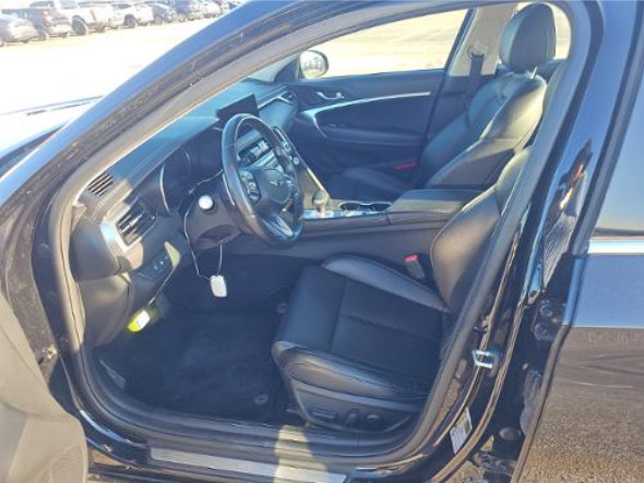 Used 2025 Genesis G70 2.5T RWD image 4