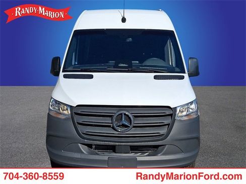 Used 2025 Mercedes-Benz Sprinter 2500 image 2