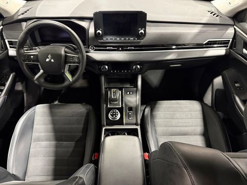 Used 2023 Mitsubishi Outlander SE AWD/4WD image 39