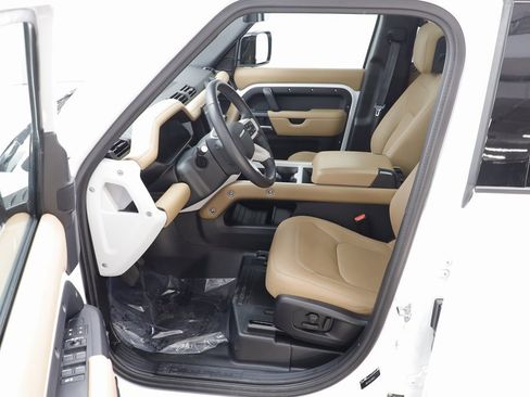 Used 2025 Land Rover Defender 110 S image 6