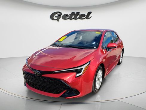 Used 2025 Toyota Corolla SE image 2