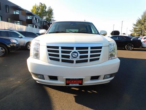 Used 2007 Cadillac Escalade AWD w/ Information Package image 19