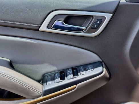 Used 2020 GMC Yukon Denali RWD image 18